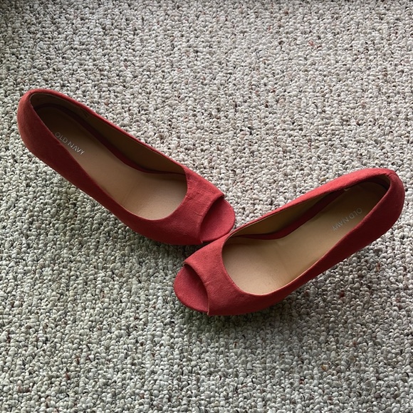 Old Navy Faux Suede Peep Toe High Heal - Picture 10 of 12